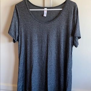 LulaRoe classic tee EUC